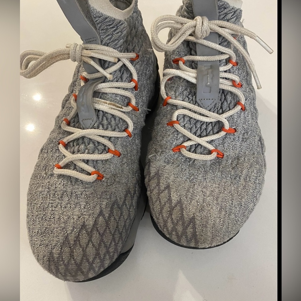 Lebron 15 size 5 safety orange colorway - Picture 1 of 3
